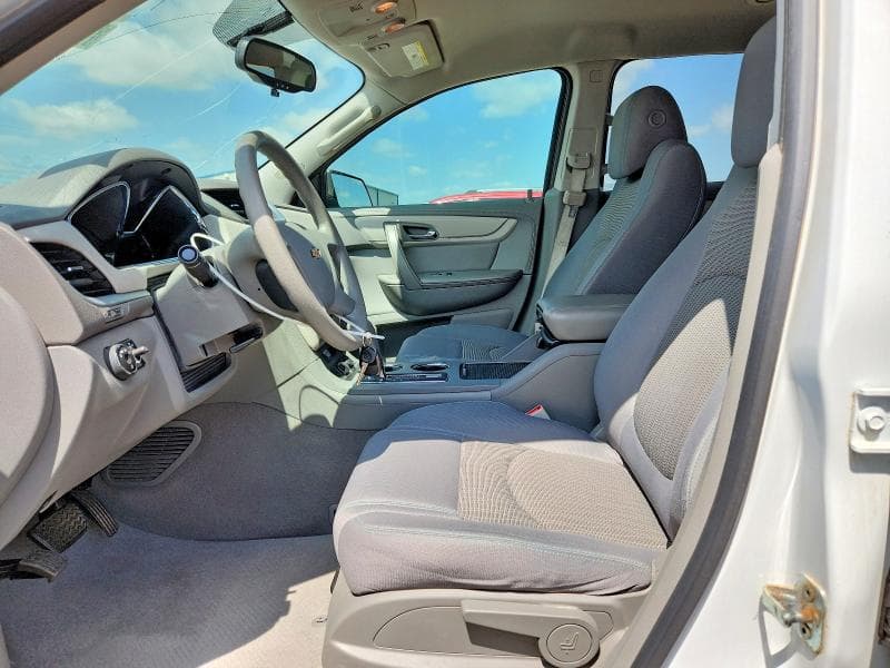 2017 CHEVROLET TRAVERSE LS 7