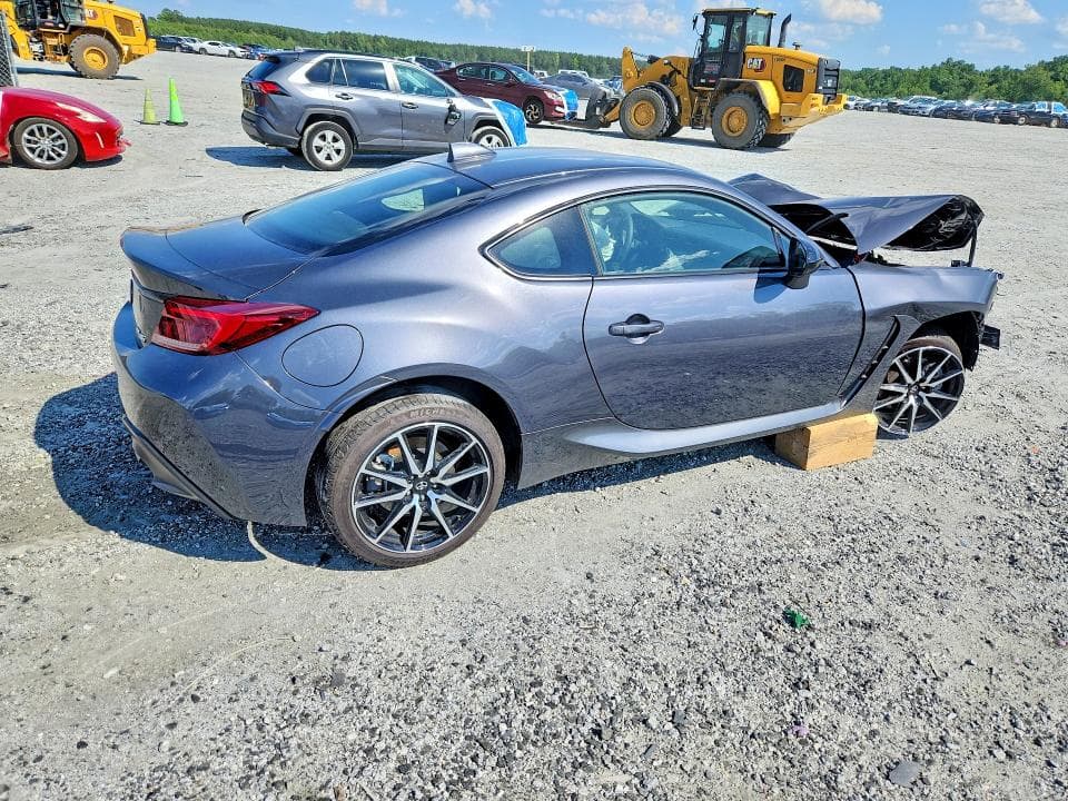 2025 TOYOTA GR86 BASE 3