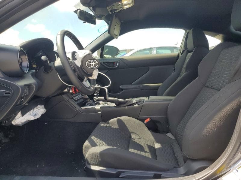 2025 TOYOTA GR86 BASE 7
