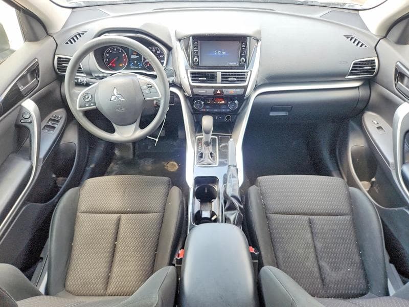 2018 MITSUBISHI ECLIPSE CROSS ES 8