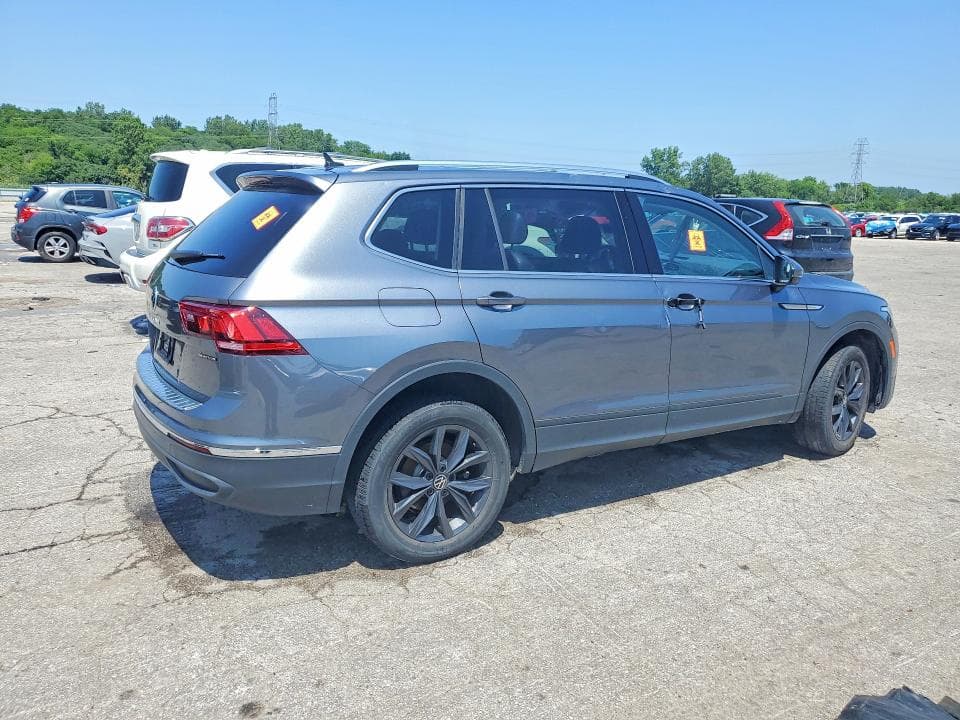 2022 VOLKSWAGEN TIGUAN SE SE 3