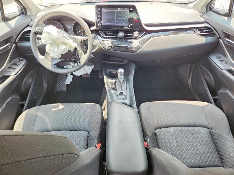 2021 TOYOTA C-HR LE LE 8