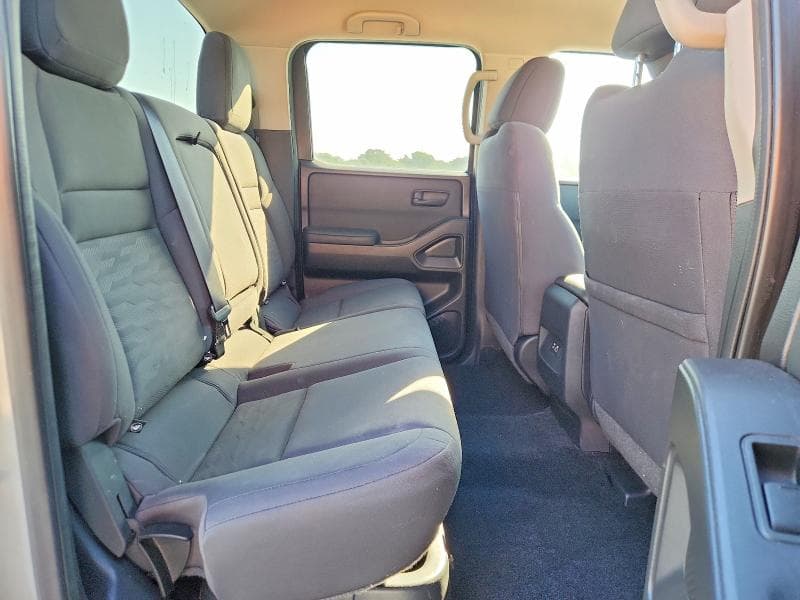 2022 NISSAN FRONTIER S 10