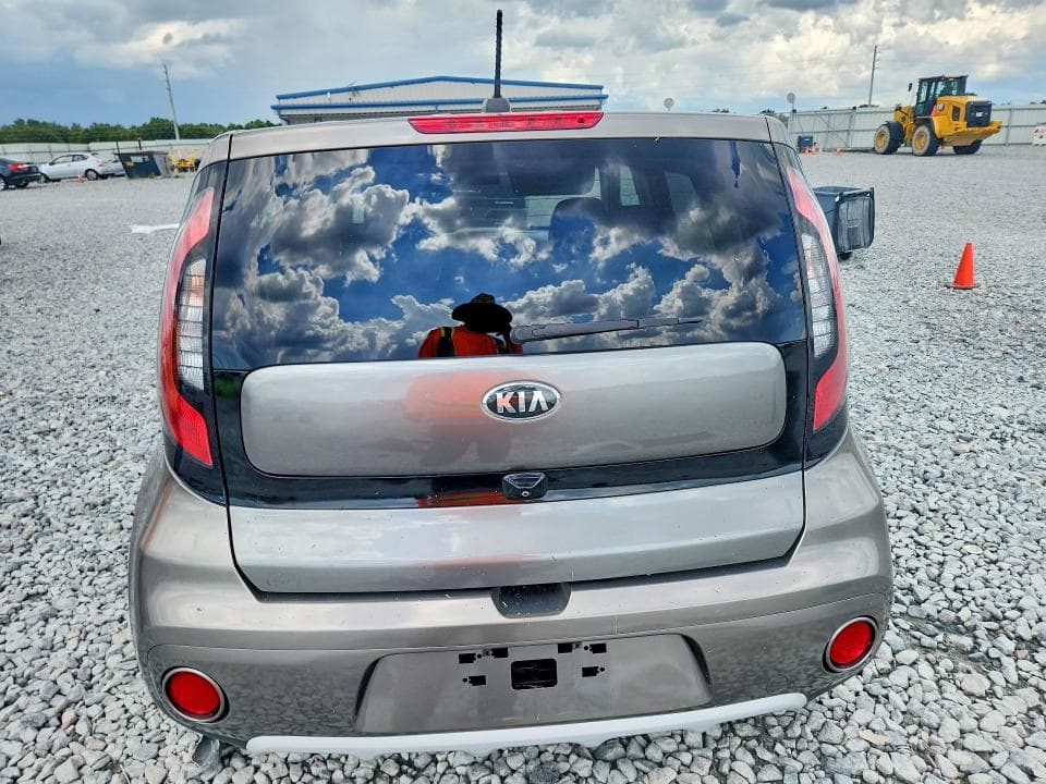 2019 KIA SOUL + 6