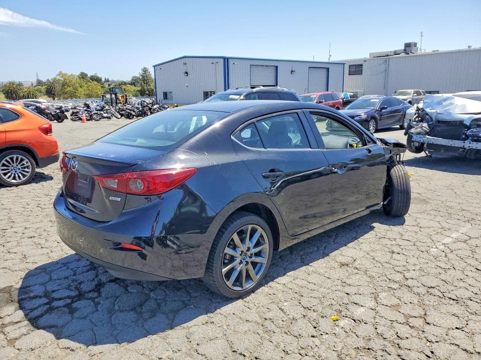 2018 MAZDA 3 TOURING 3