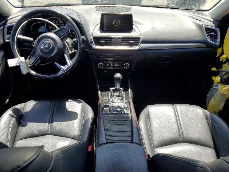 2018 MAZDA 3 TOURING 8
