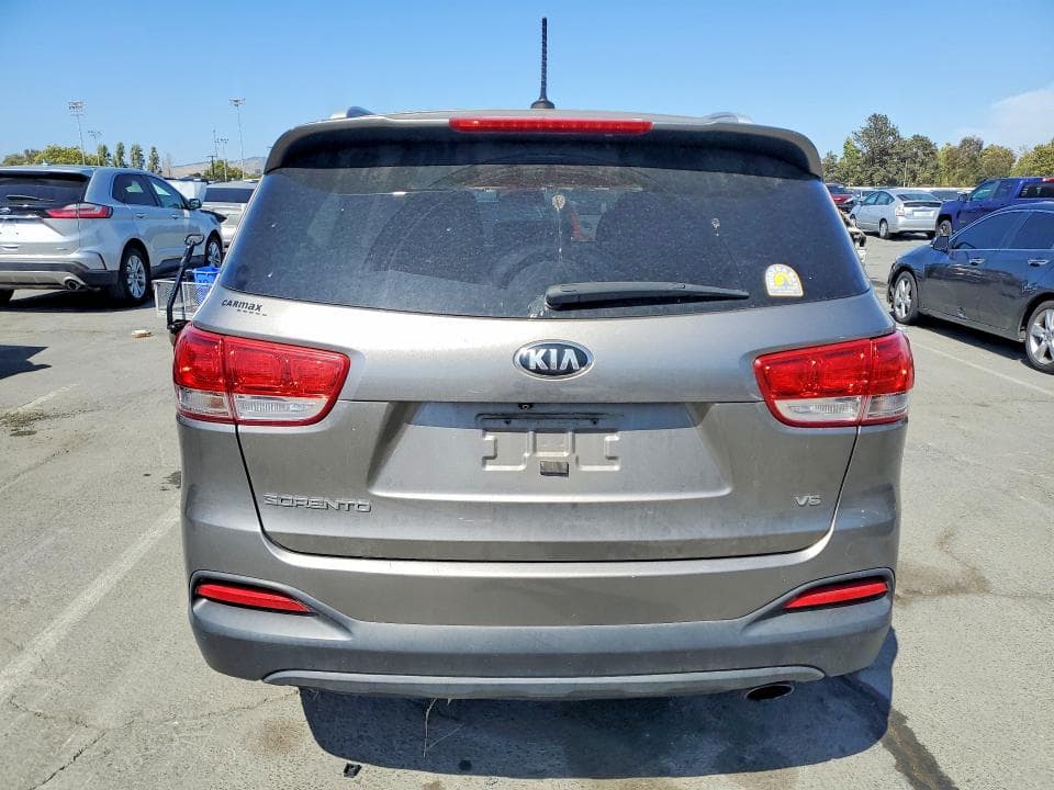 2017 KIA SORENTO LX V6 6