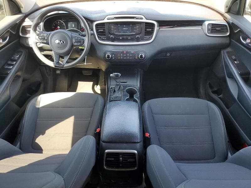 2017 KIA SORENTO LX V6 8
