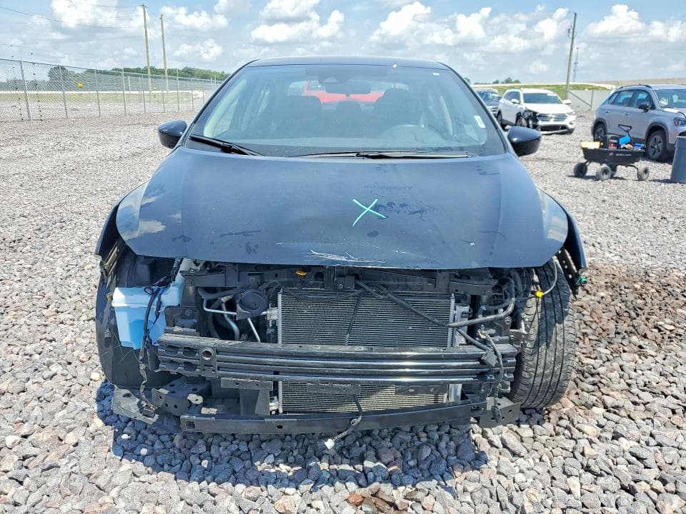 2022 NISSAN VERSA SV SV 5