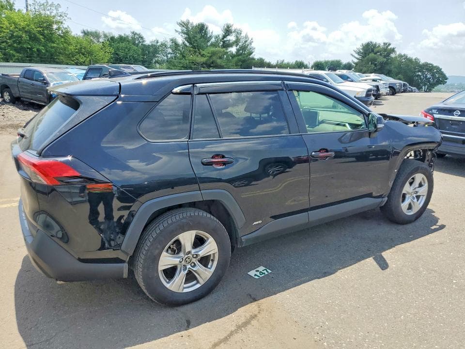 2023 TOYOTA RAV4 LE 3