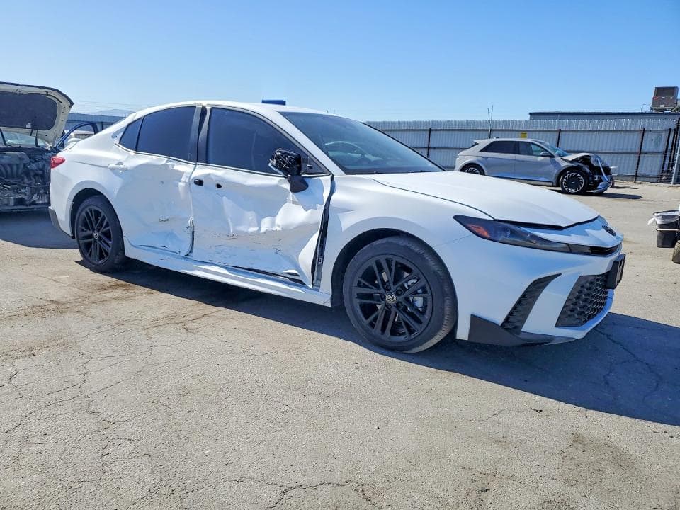 2026 TOYOTA CAMRY SE 4