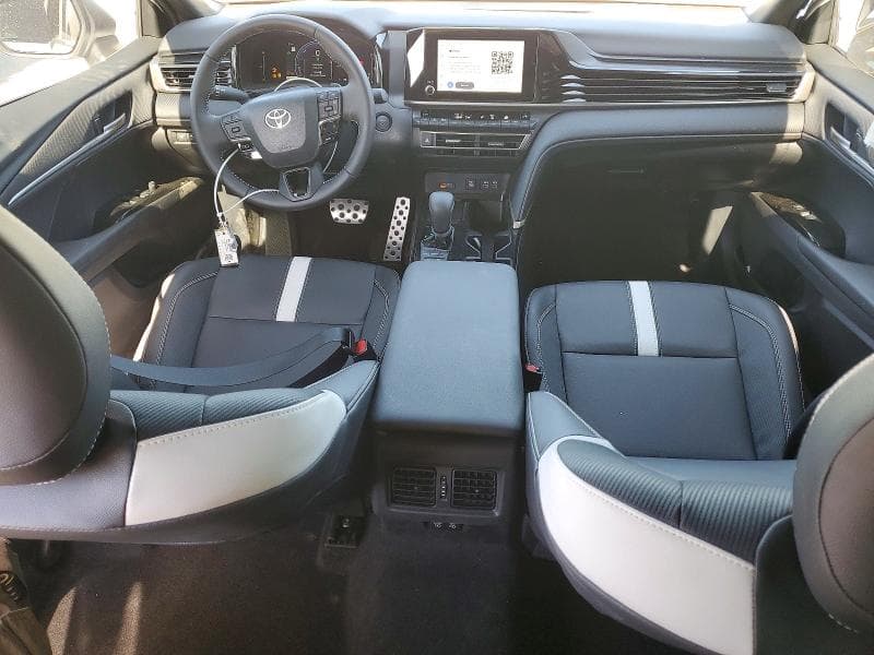 2026 TOYOTA CAMRY SE 8