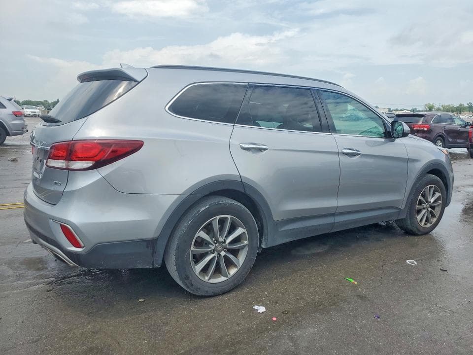 2018 HYUNDAI SANTA FE SE 3