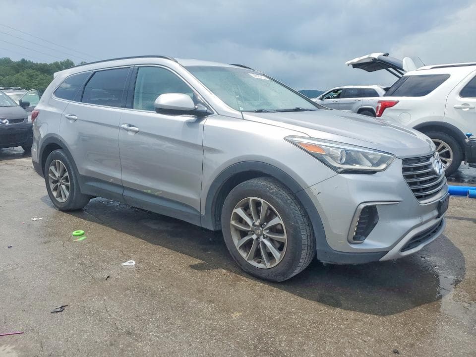 2018 HYUNDAI SANTA FE SE 4