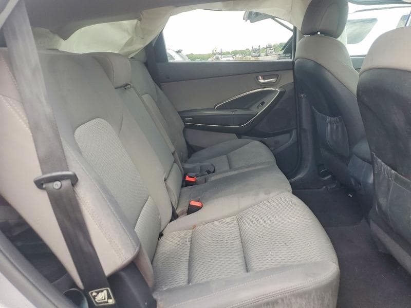 2018 HYUNDAI SANTA FE SE 10
