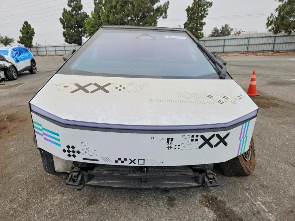 2024 TESLA CYBERTRUCK 5
