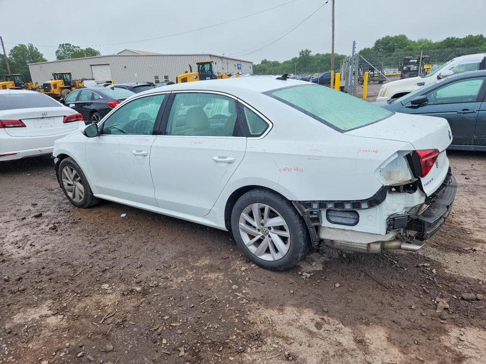 2018 VOLKSWAGEN PASSAT SE 2