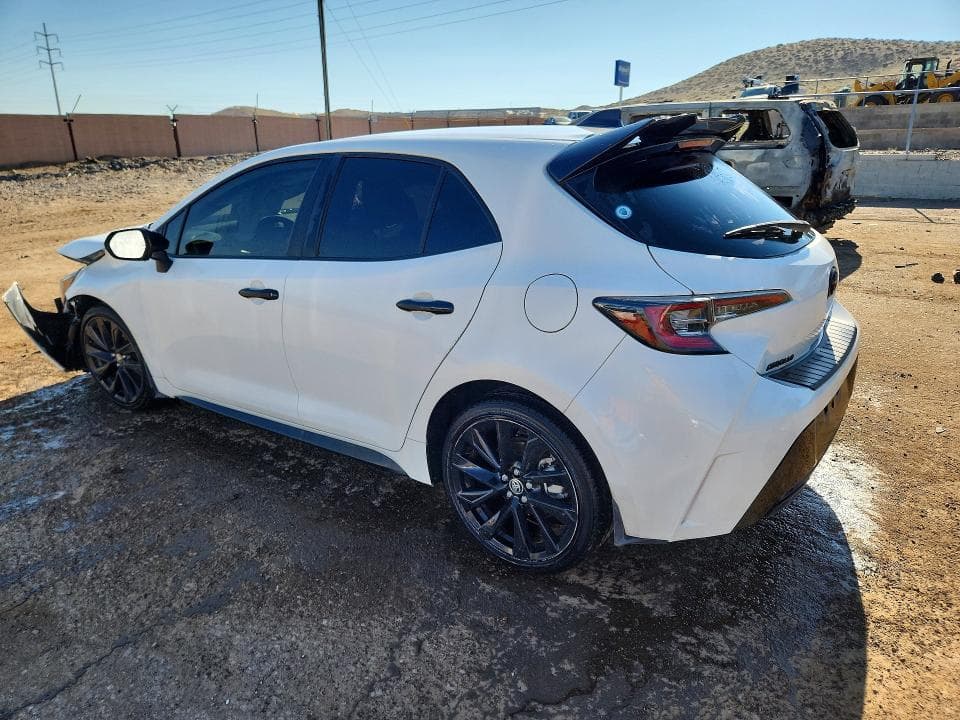 2022 TOYOTA COROLLA HATCHBACK SE NIGHTSHADE EDITION 2