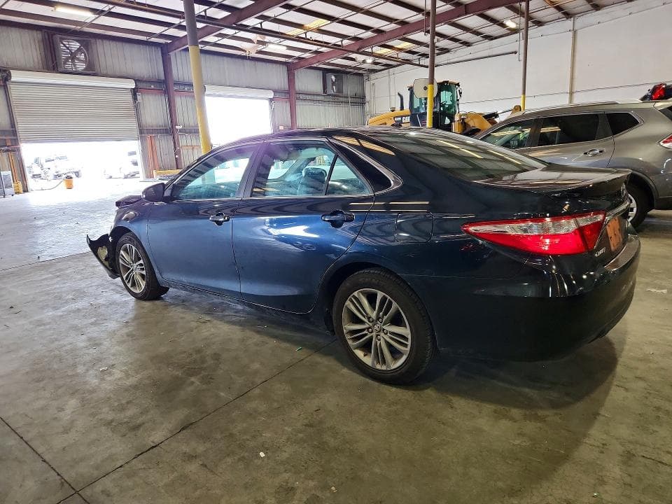 2017 TOYOTA CAMRY SE 2