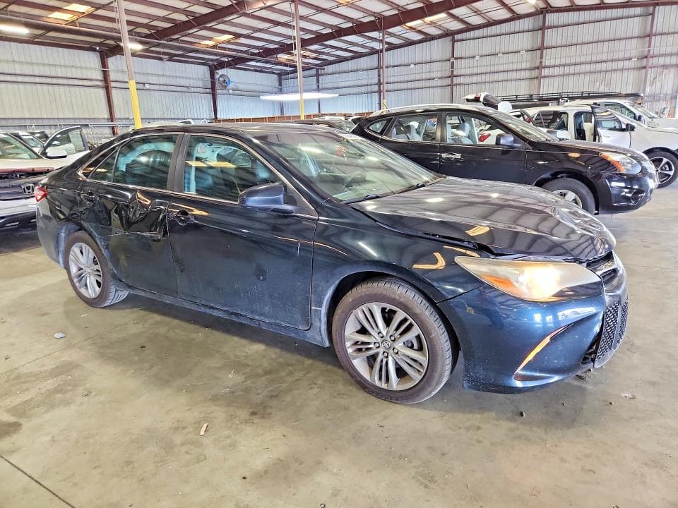 2017 TOYOTA CAMRY SE 4