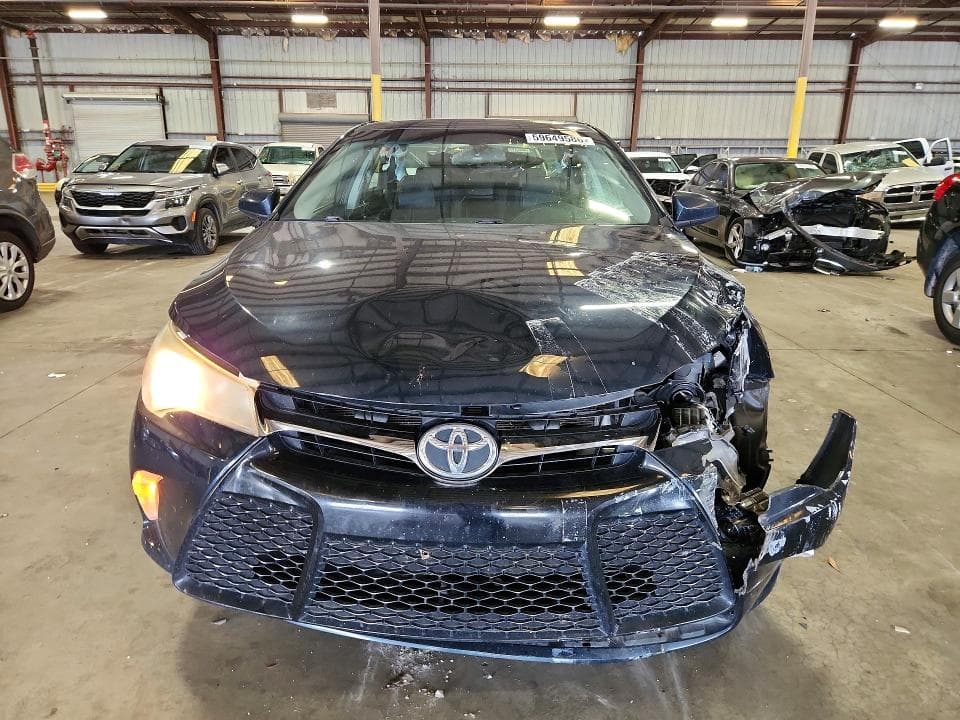 2017 TOYOTA CAMRY SE 5