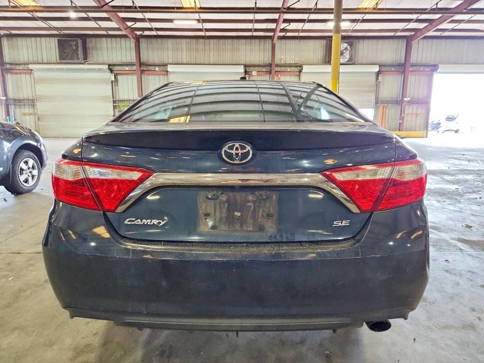 2017 TOYOTA CAMRY SE 6