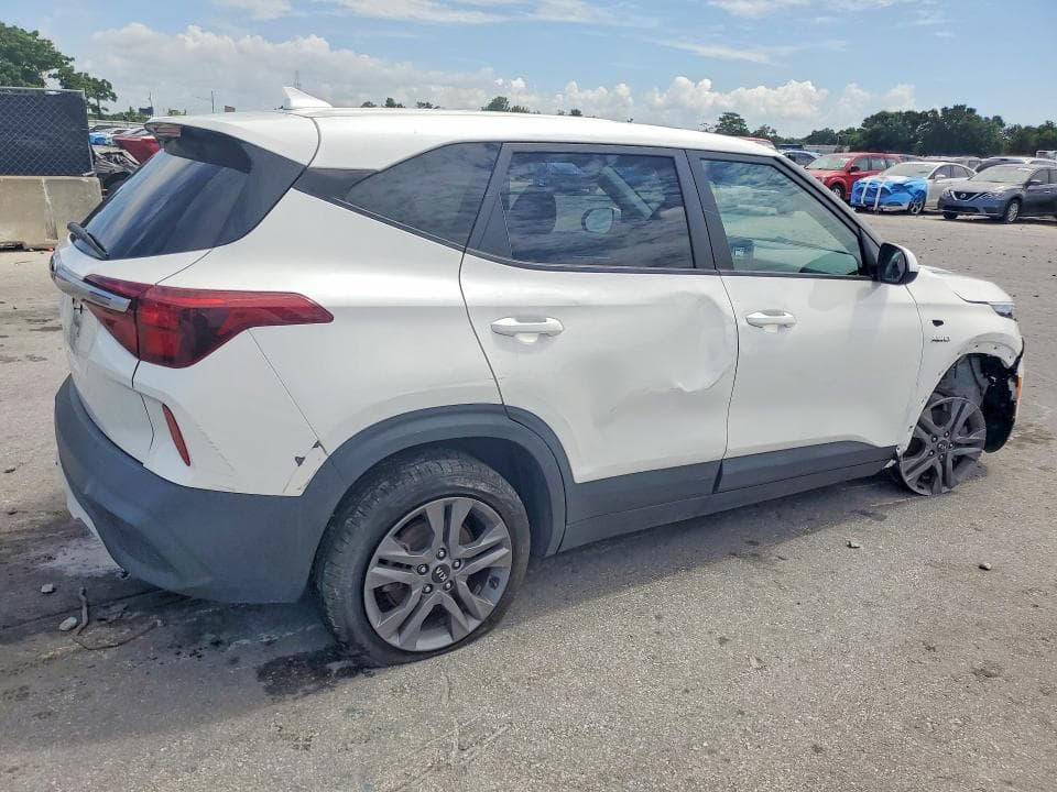 2021 KIA SELTOS LX 3