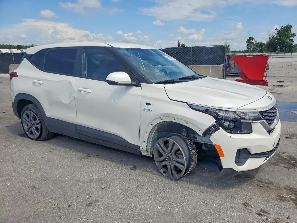 2021 KIA SELTOS LX 4