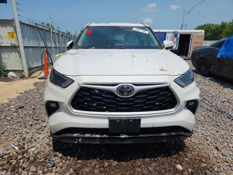 2022 TOYOTA HIGHLANDER XLE 5