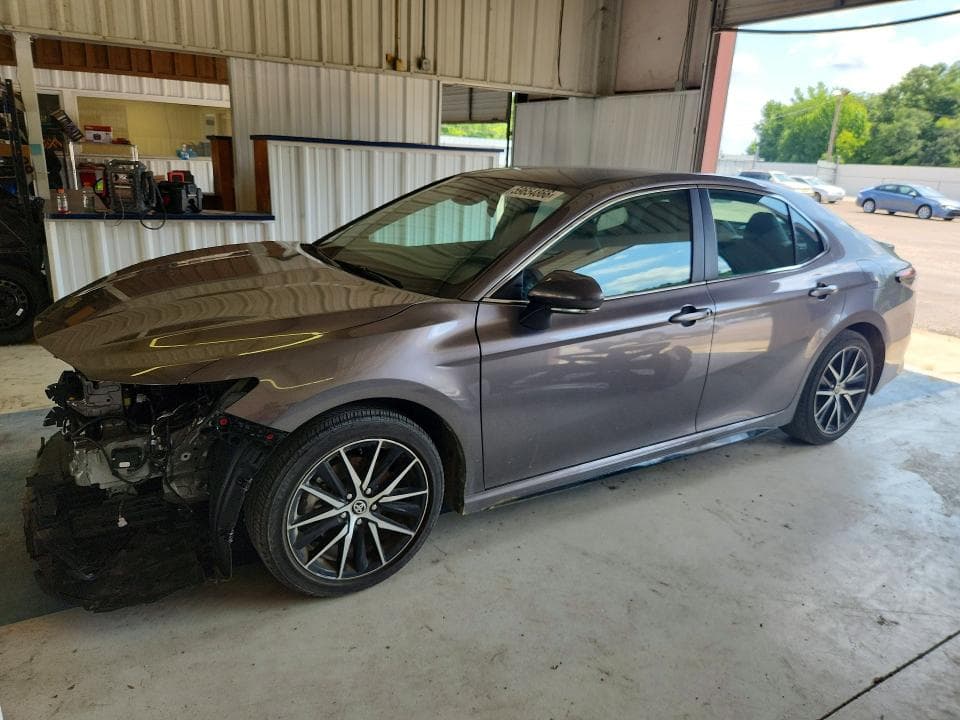 2024 TOYOTA CAMRY SE - 1