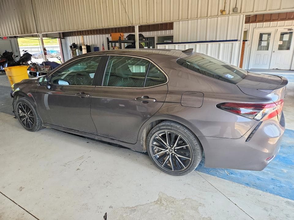 2024 TOYOTA CAMRY SE 2