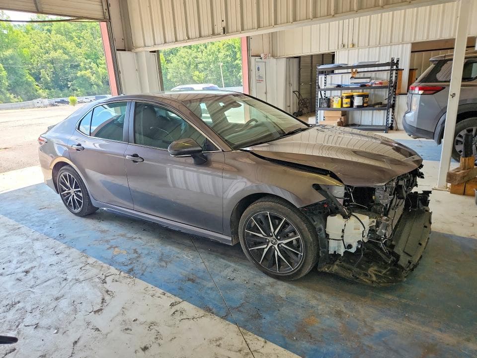 2024 TOYOTA CAMRY SE 4