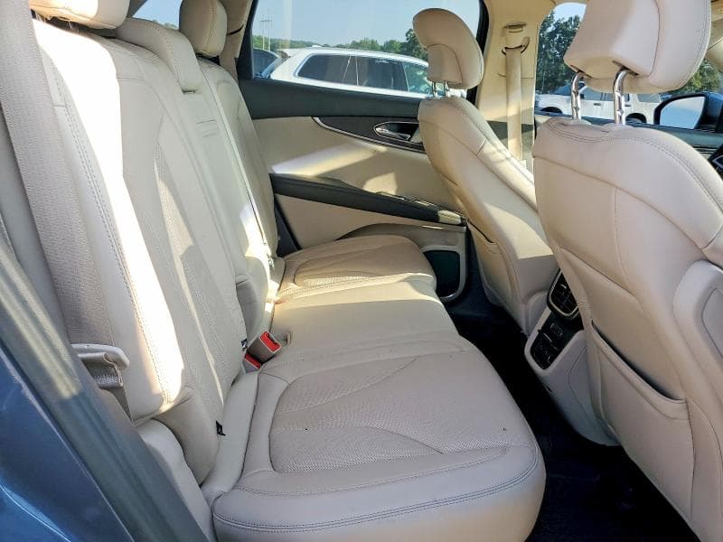 2019 LINCOLN NAUTILUS RESERVE 11