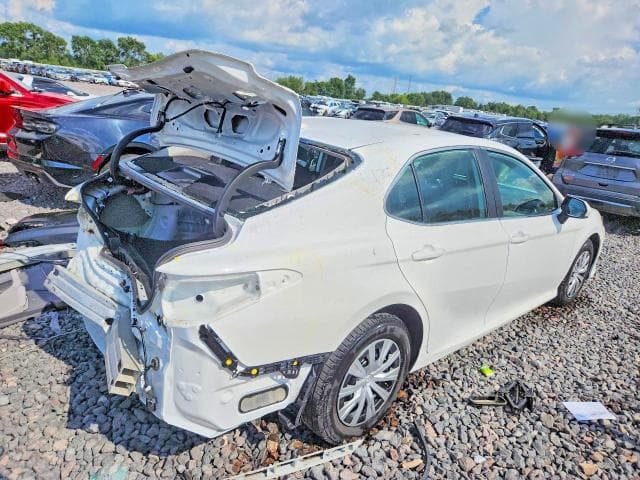 2022 TOYOTA CAMRY LE 3