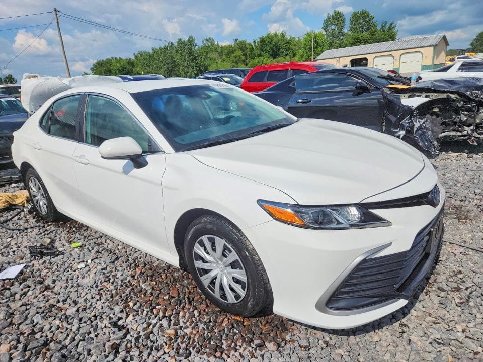 2022 TOYOTA CAMRY LE 4