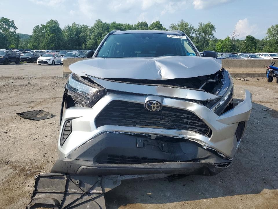 2019 TOYOTA RAV4 LE 5