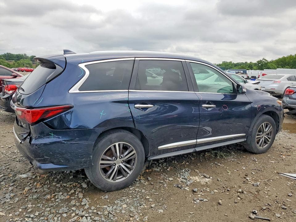 2019 INFINITI QX60 LUXE 3
