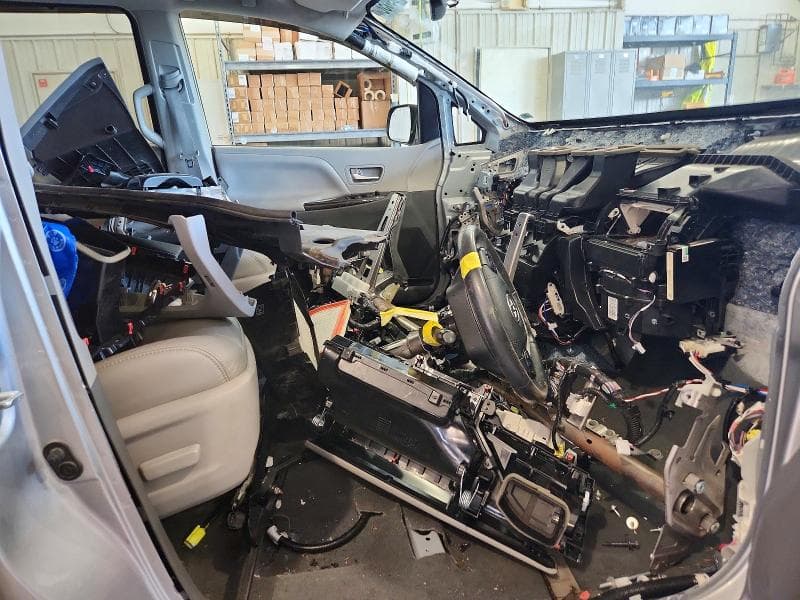 2020 TOYOTA SIENNA XLE 8-PASSENGER 13