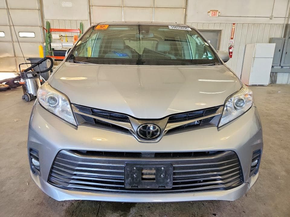 2020 TOYOTA SIENNA XLE 8-PASSENGER 5