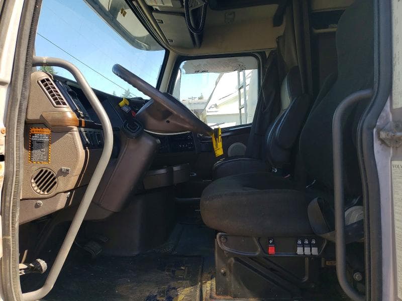 2017 VOLVO VN VNL VNL 7