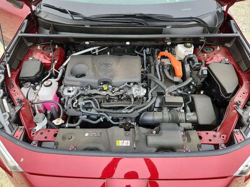 2025 TOYOTA RAV4 HYBRID XLE 12