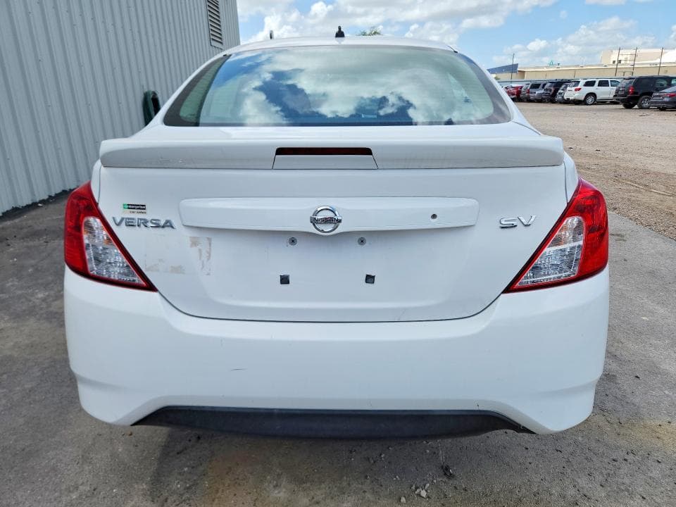 2017 NISSAN VERSA 1.6 SV 1.6 SV 6