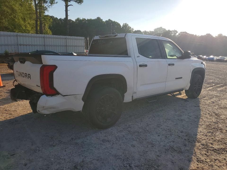 2024 TOYOTA TUNDRA SR5 3
