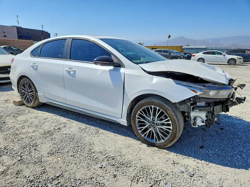 2023 KIA FORTE GT LINE 4