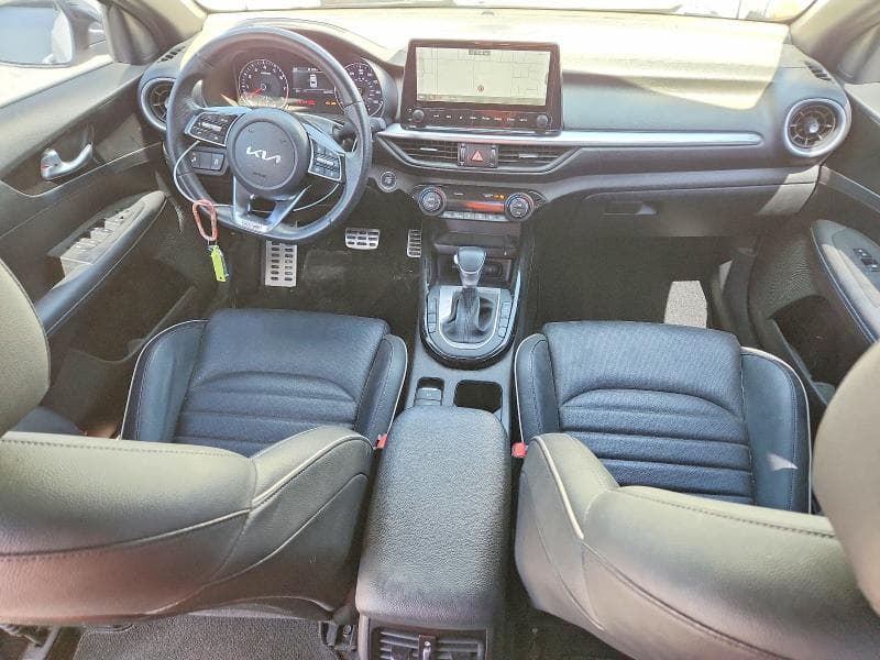 2023 KIA FORTE GT LINE 8