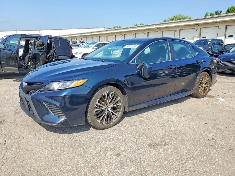 2018 TOYOTA CAMRY SE - 1