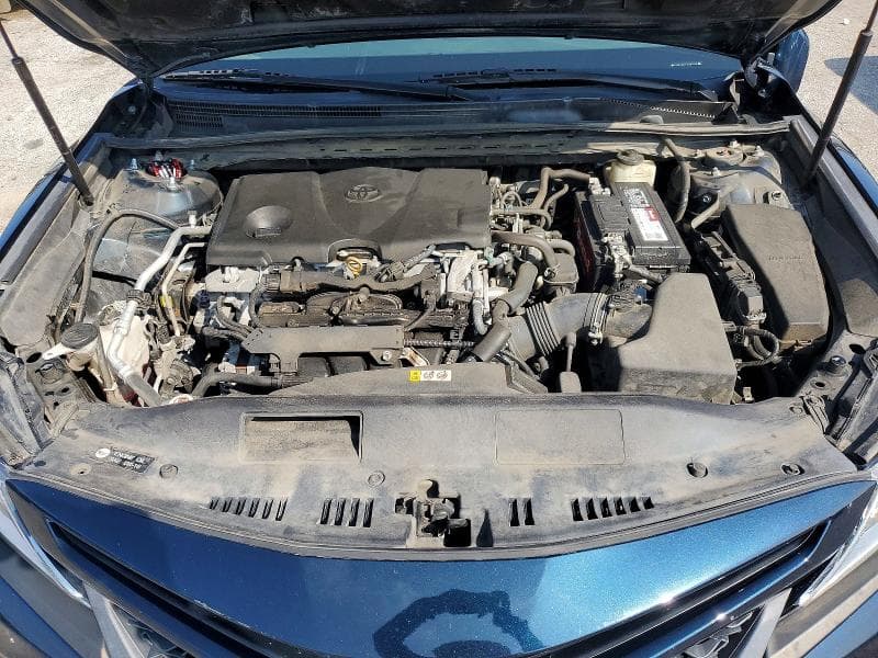 2018 TOYOTA CAMRY SE 11