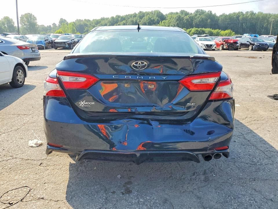 2018 TOYOTA CAMRY SE 6