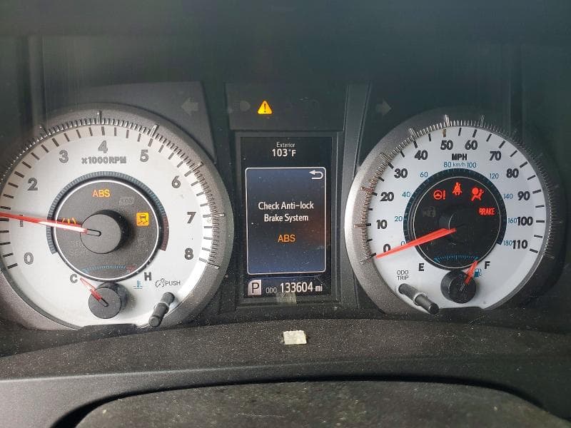 2017 TOYOTA SIENNA SE 9