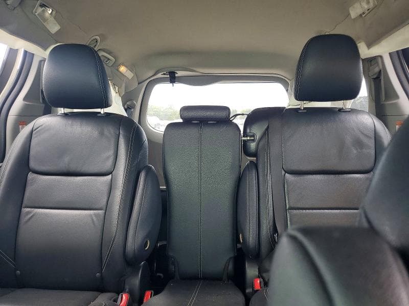 2017 TOYOTA SIENNA SE 10